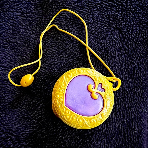 COPY - Pocket Pocket Tiny Power! Light Up Locket (Not in Original Packaging) - Picture 1 of 10